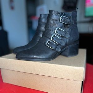 Lucky Brand Women's Loreniah Fashion Boot